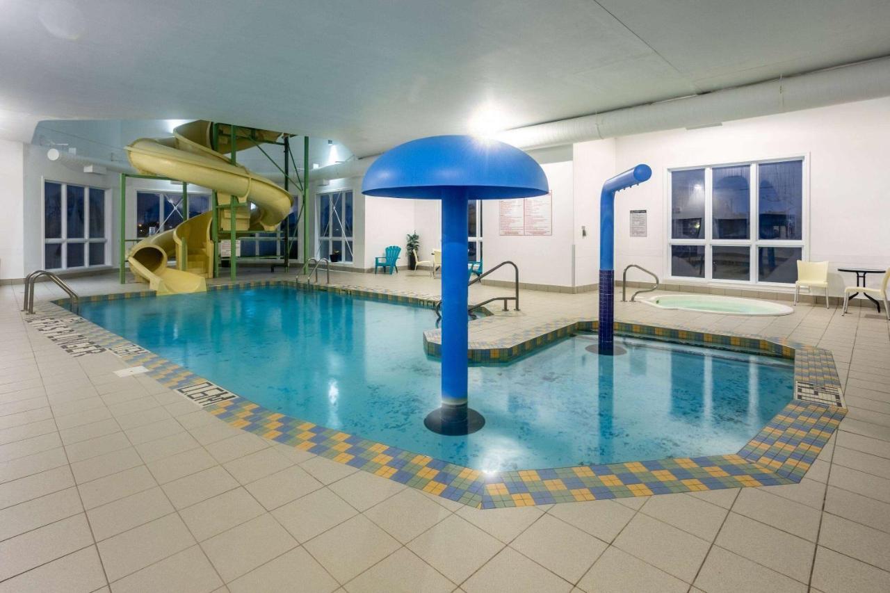 Super 8 By Wyndham Québec Zewnętrze zdjęcie